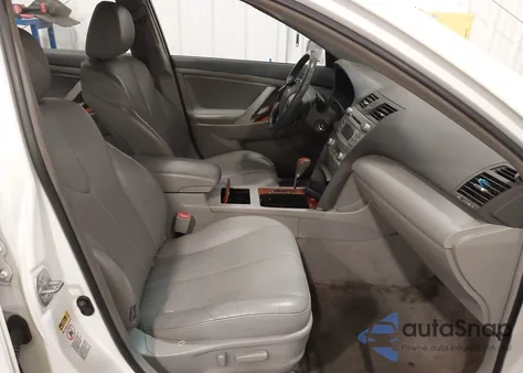 2009 Toyota Camry Xle z USA, uszkodzony, nr VIN 4T4BE46K69R105420